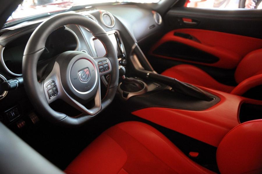  Dodge Viper SRT GTS 2013 года  (фото 11 из 42)